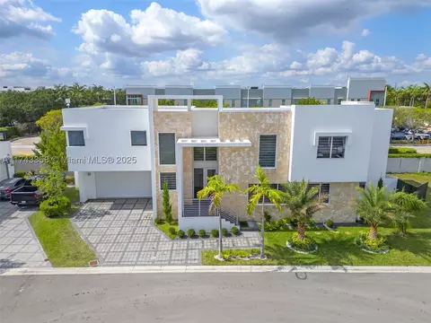 10393 NW 67th Ter, Doral, FL 33178