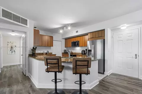 510 NW 84th Ave #225, Plantation, FL 33324