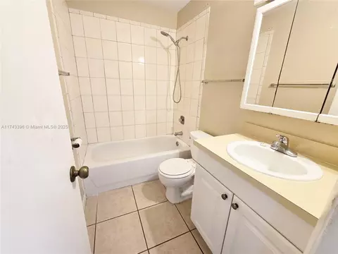 Bath - 4552 SE Ontario Dr, Stuart, FL 34997 photo 1 of 1