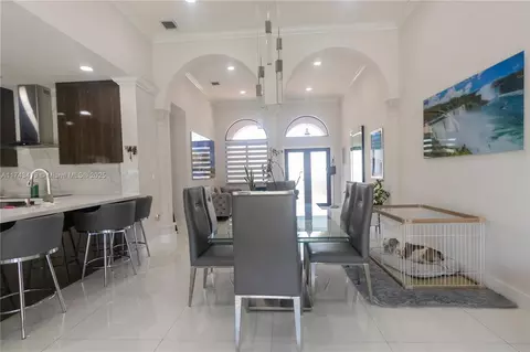 Dining - 7005 W 5th Ave, Hialeah, FL 33014 photo 1 of 1