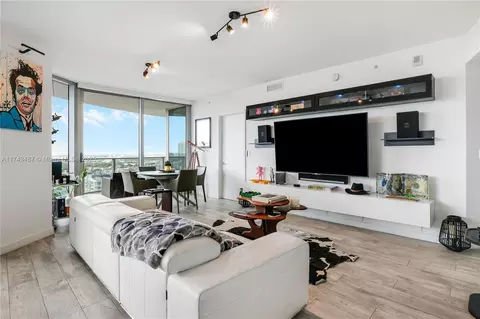 488 NE 18th St #2800, Miami, FL 33132