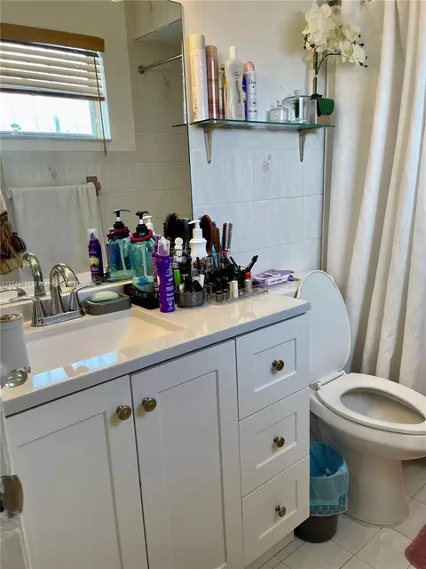 Bath - 6985 W 2nd Ln, Hialeah, FL 33014 photo 1 of 3