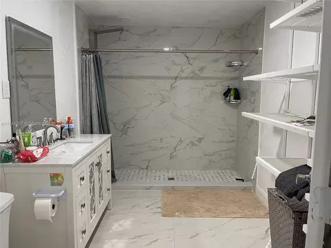 Bath - 6985 W 2nd Ln, Hialeah, FL 33014 photo 3 of 3