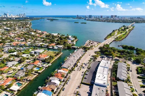 2225 NE 123rd St #209, North Miami, FL 33181
