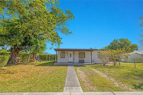 4901 SW 100th Ct, Miami, FL 33165