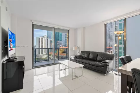 31 SE 6th St #1808, Miami, FL 33131
