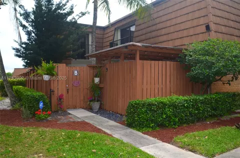 9121 SW 19th Ct #B, Davie, FL 33324