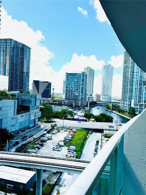 41 SE 5th St #808, Miami, FL 33131