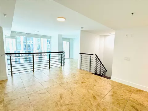 41 SE 5th St #808, Miami, FL 33131