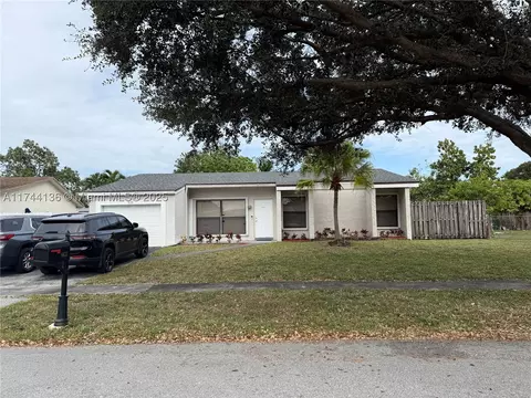 8631 NW 8th St, Pembroke Pines, FL 33024