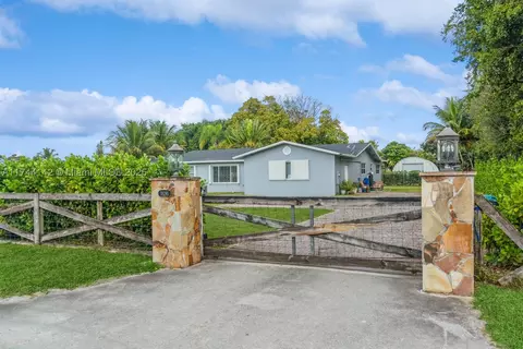 18295 SW 204th St, Miami, FL 33187