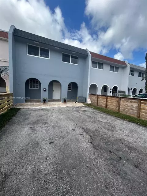 7100 W 2nd Ln #7100, Hialeah, FL 33014
