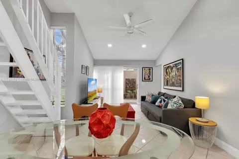 1161 NW 13th St #4, Boca Raton, FL 33486
