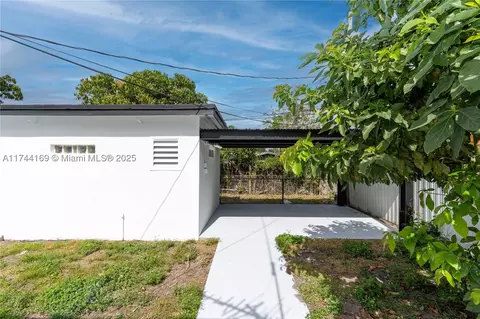 805 Sultan Ave, Opa Locka, FL 33054 photo 16