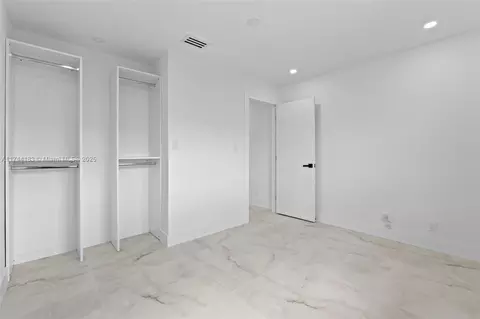 Undisclosed, Hialeah, FL 33015 photo 14
