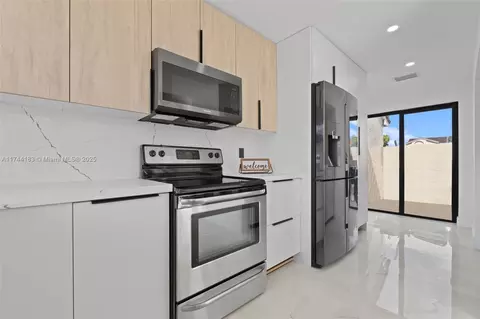 Undisclosed, Hialeah, FL 33015 photo 5