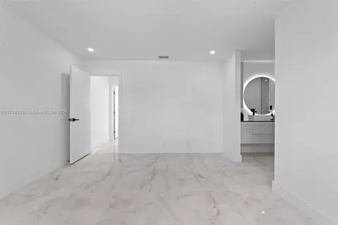 Undisclosed, Hialeah, FL 33015 photo 18