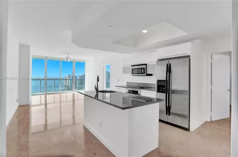 888 Biscayne Blvd #4205, Miami, FL 33132