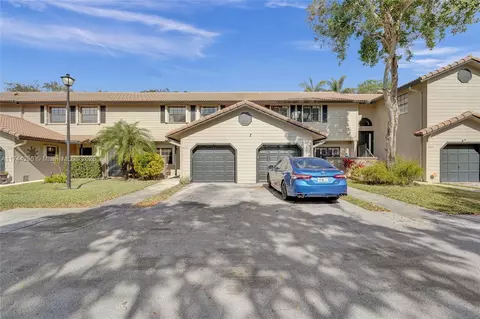 9007 Vineyard Lake Dr #9007, Plantation, FL 33324