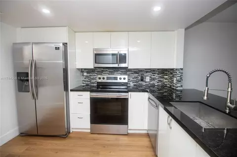 7200 NW 1st St #103, Plantation, FL 33317