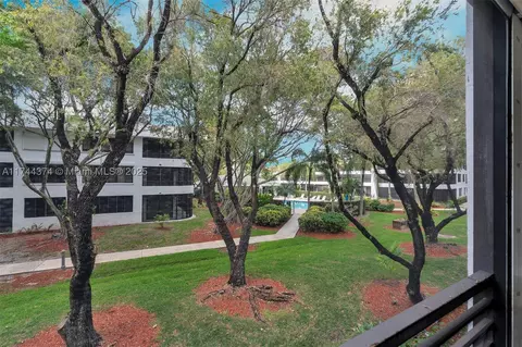 1480 Sheridan St #13B, Hollywood, FL 33020
