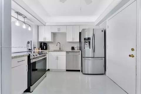 4751 NW 21st St #606, Lauderhill, FL 33313