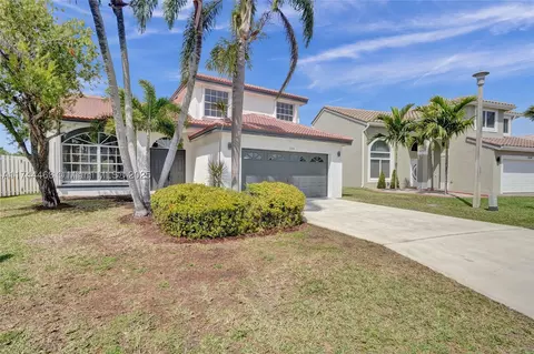 324 SW 183rd Way, Pembroke Pines, FL 33029