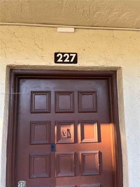 3141 NW 47th Ter #227, Lauderdale Lakes, FL 33319