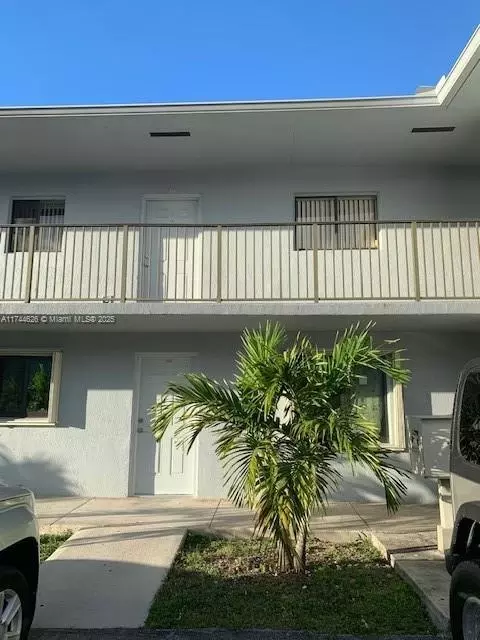 6121 W 24th Ave #106, Hialeah, FL 33016