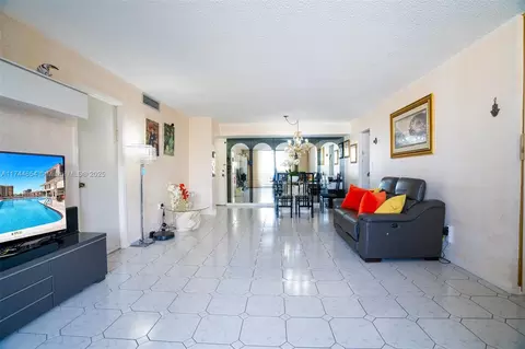 1833 S Ocean Dr #1103, Hallandale Beach, FL 33009