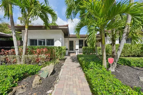 1785 NE 137th Ter, North Miami, FL 33181