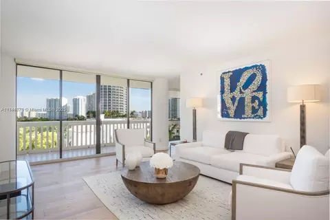 2000 Island Blvd #805, Aventura, FL 33160
