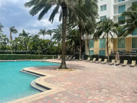 1755 E Hallandale Beach Blvd #MEZ7E, Hallandale Beach, FL 33009