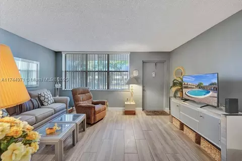 9141 Sunrise Lakes Blvd #104, Sunrise, FL 33322