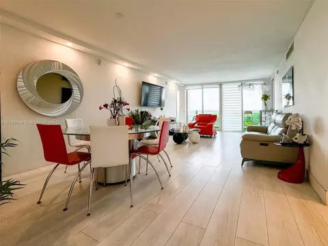 100 Bayview Dr #721, Sunny Isles Beach, FL 33160