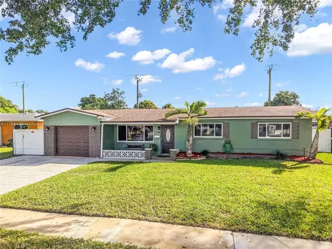 721 SW 70th Ave, Pembroke Pines, FL 33023