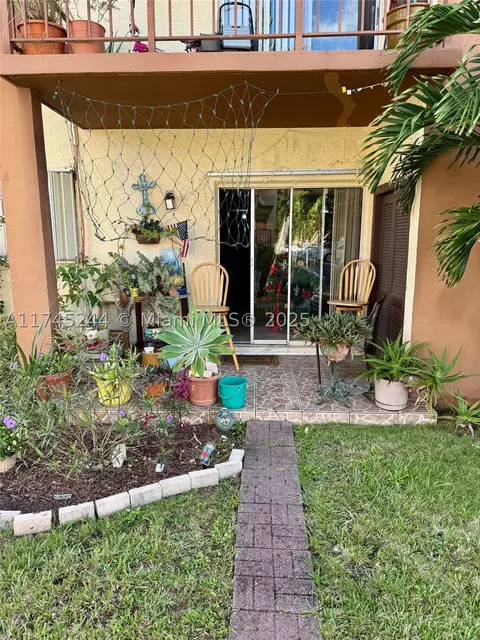 10850 W Flagler St UNIT D-106, Sweetwater, FL 33174