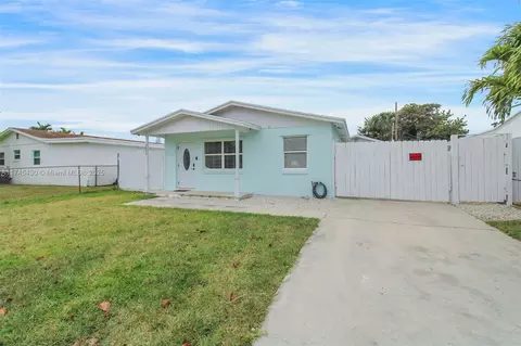 2005 Park St, Lake Worth, FL 33460