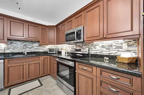 5208 NE 24th Ter #F318, Fort Lauderdale, FL 33308