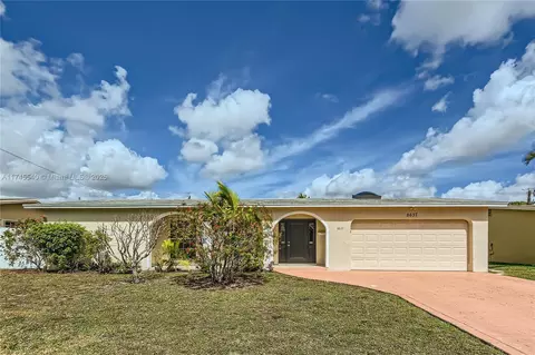 8637 Southampton Dr, Miramar, FL 33025