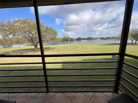 14935 SW 104th St #5-202, Miami, FL 33196