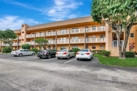 9181 Sunrise Lakes Blvd #210, Sunrise, FL 33322