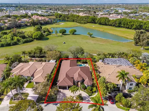 560 W Enclave Cir W, Pembroke Pines, FL 33027