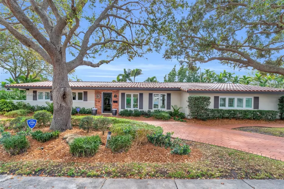 Exterior - 9020 SW 85th Ter, Miami, FL 33173 photo 3 of 10