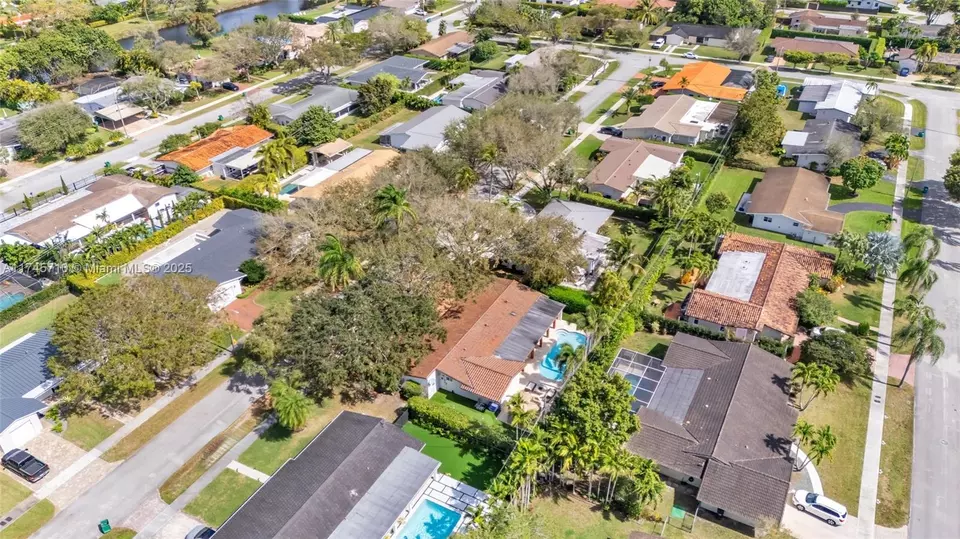 View/Area - 9020 SW 85th Ter, Miami, FL 33173 photo 4 of 4