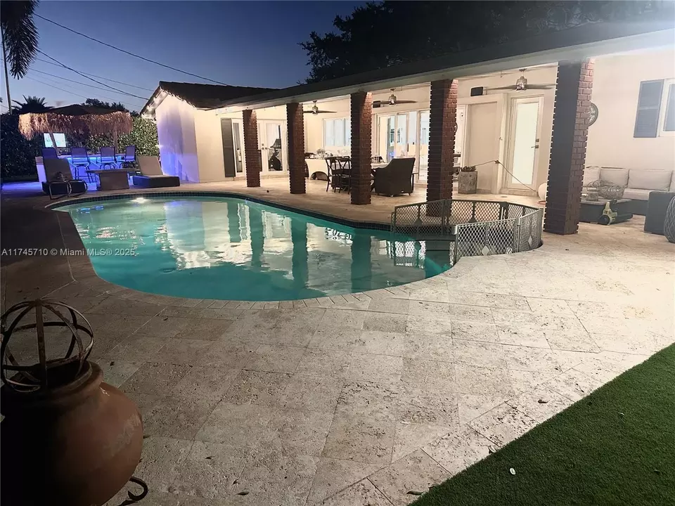Exterior - 9020 SW 85th Ter, Miami, FL 33173 photo 10 of 10