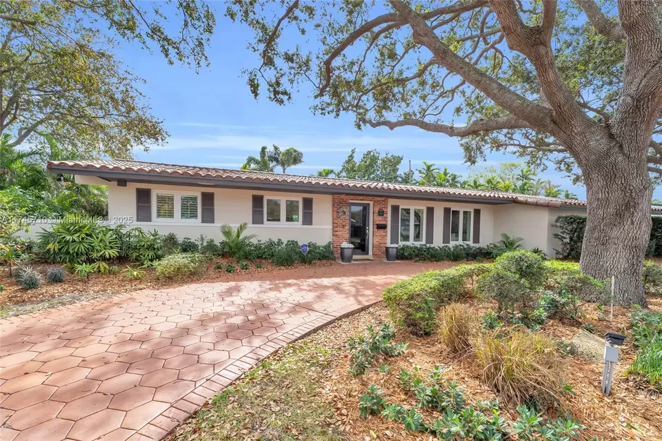 Exterior - 9020 SW 85th Ter, Miami, FL 33173 photo 2 of 10