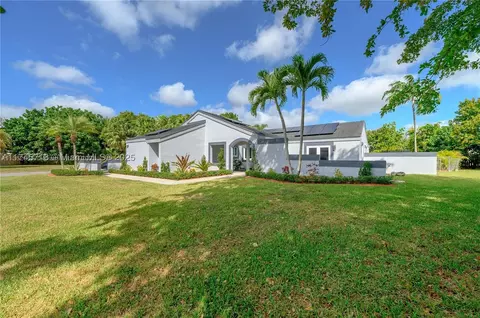 15431 SW 156th Ter, Miami, FL 33187