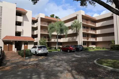 1811 Sabal Palm Dr #206, Davie, FL 33324