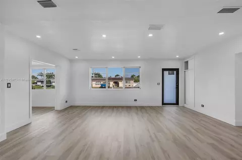 Living - 4164 W 6th Ave, Hialeah, FL 33012 photo 5 of 6